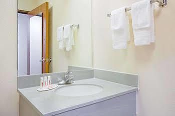 Red Roof Inn 杰瑟普 外观 照片